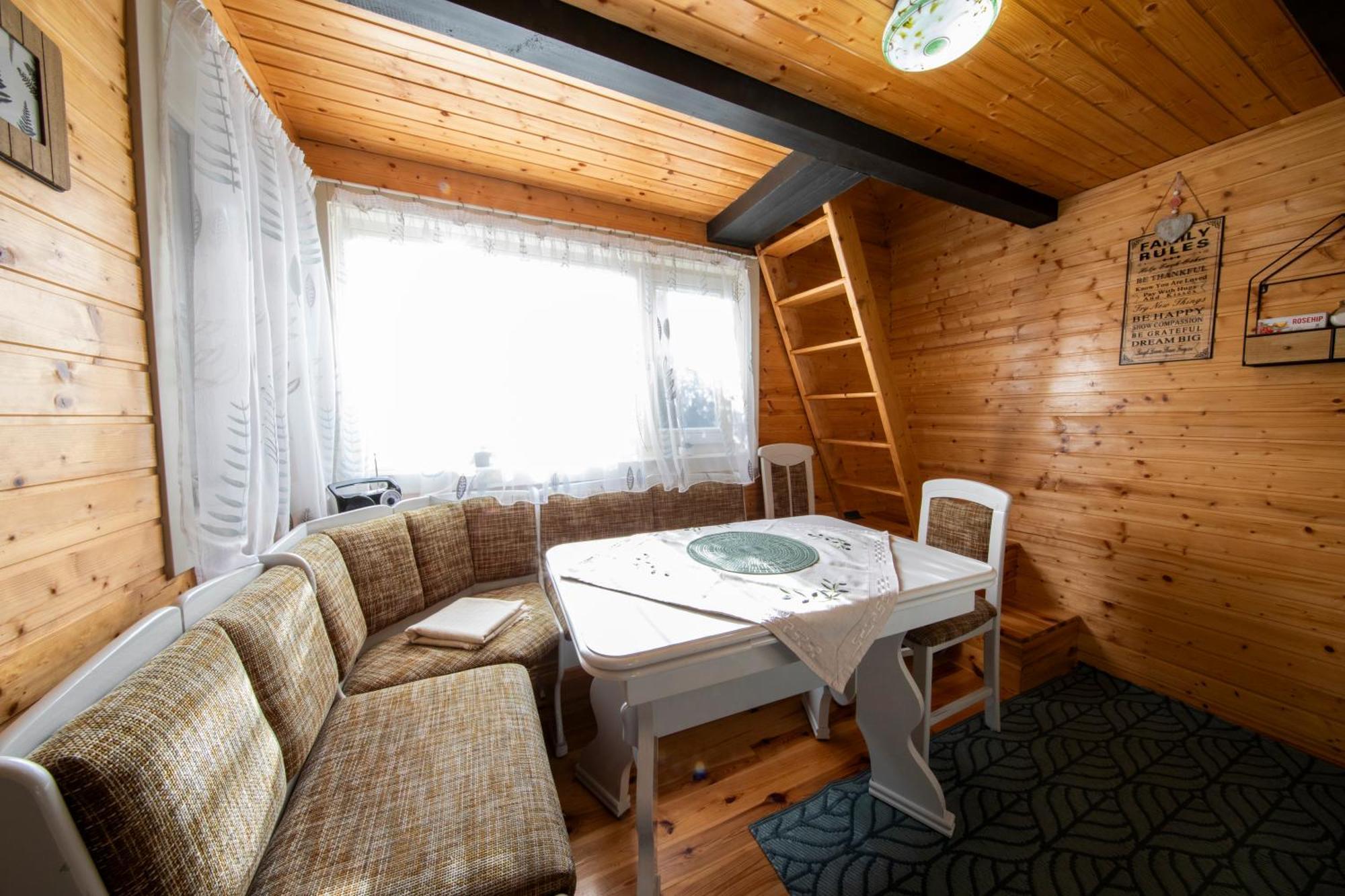 Cabana Adrienne Izvoru Muresului Luaran gambar