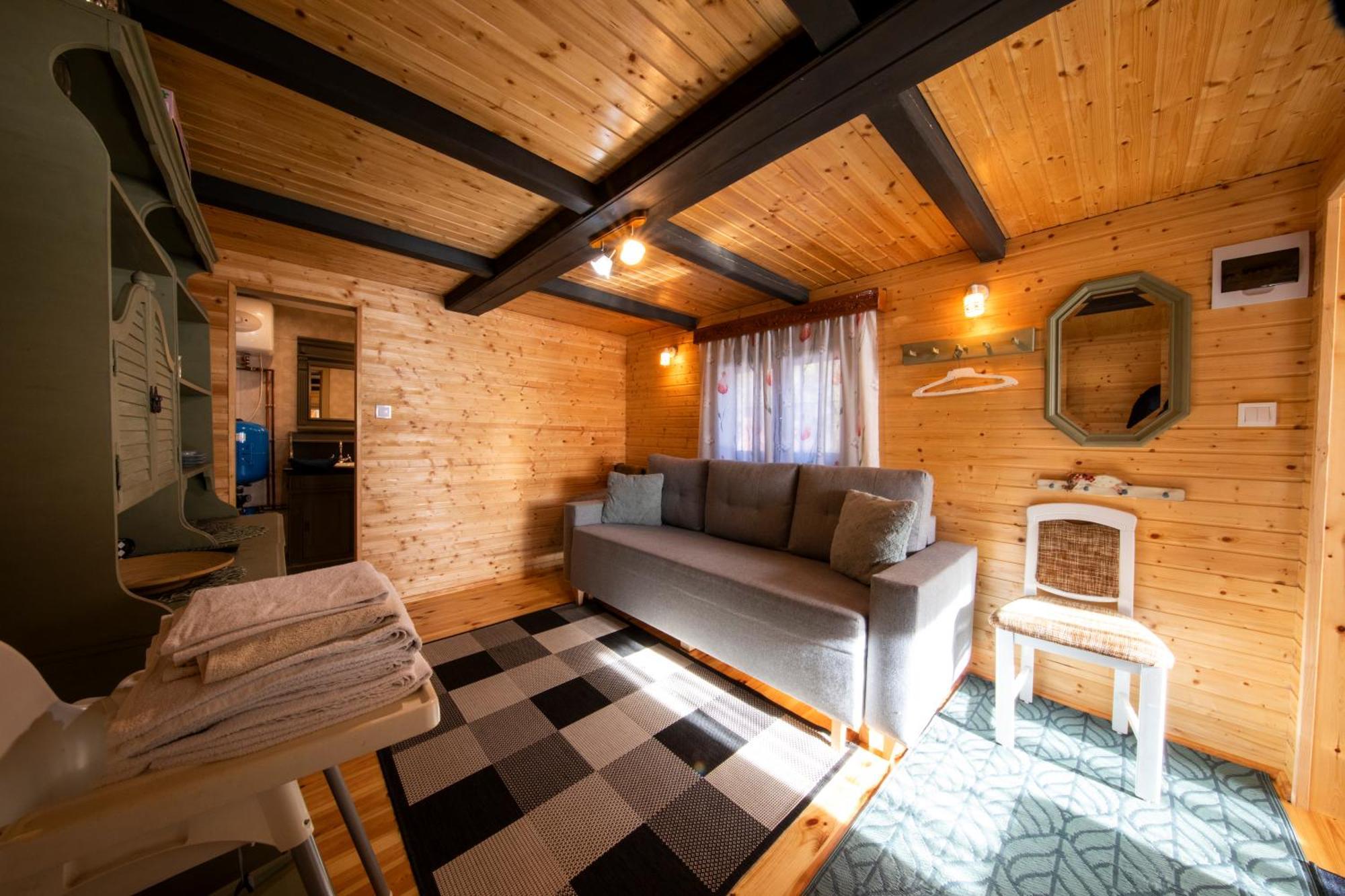 Cabana Adrienne Izvoru Muresului Luaran gambar