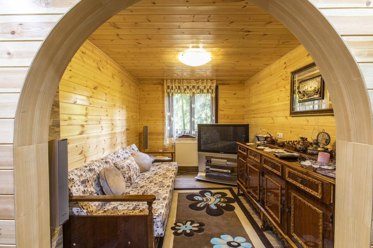 Cabana Adrienne Izvoru Muresului Luaran gambar