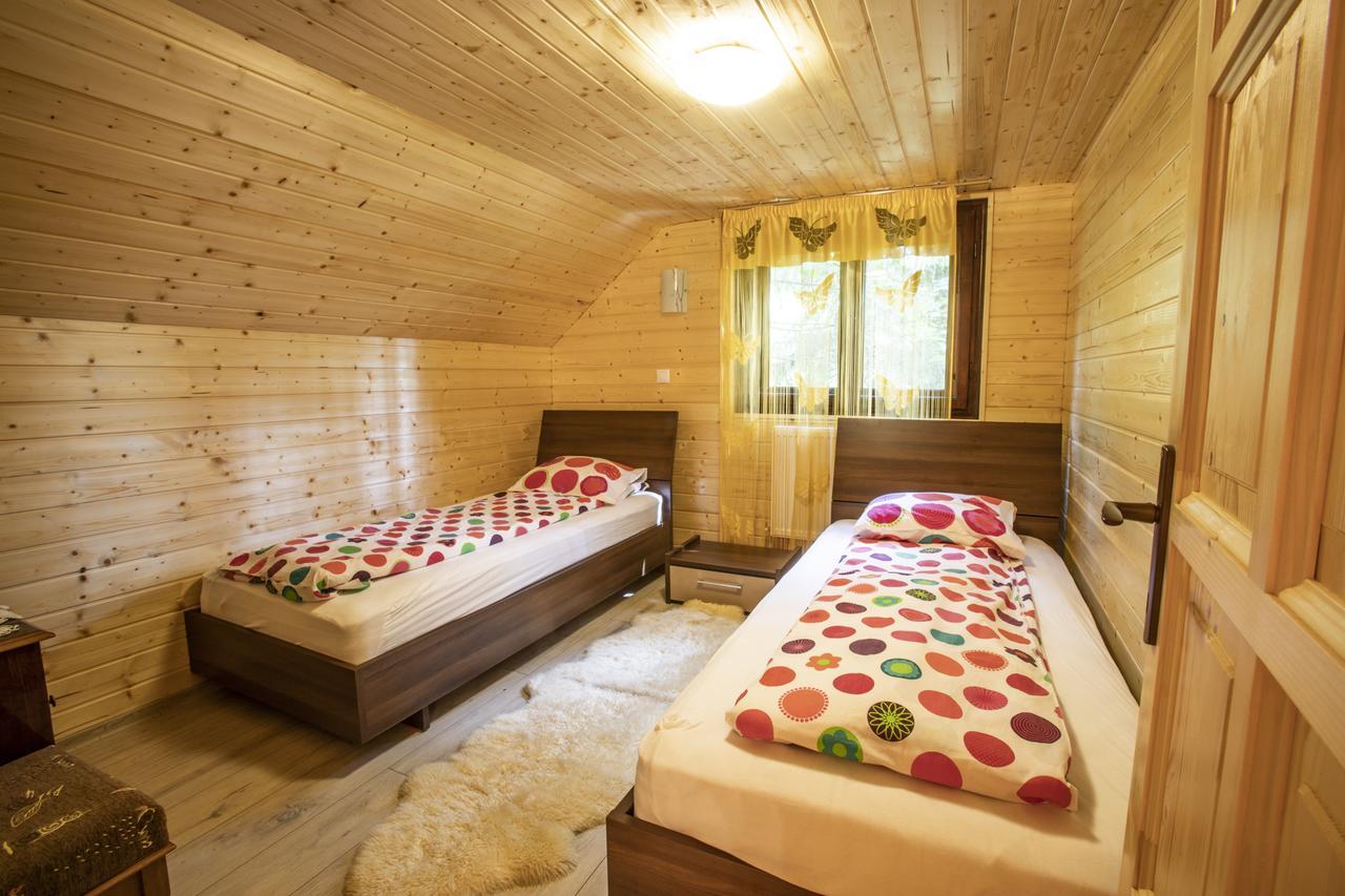 Cabana Adrienne Izvoru Muresului Luaran gambar